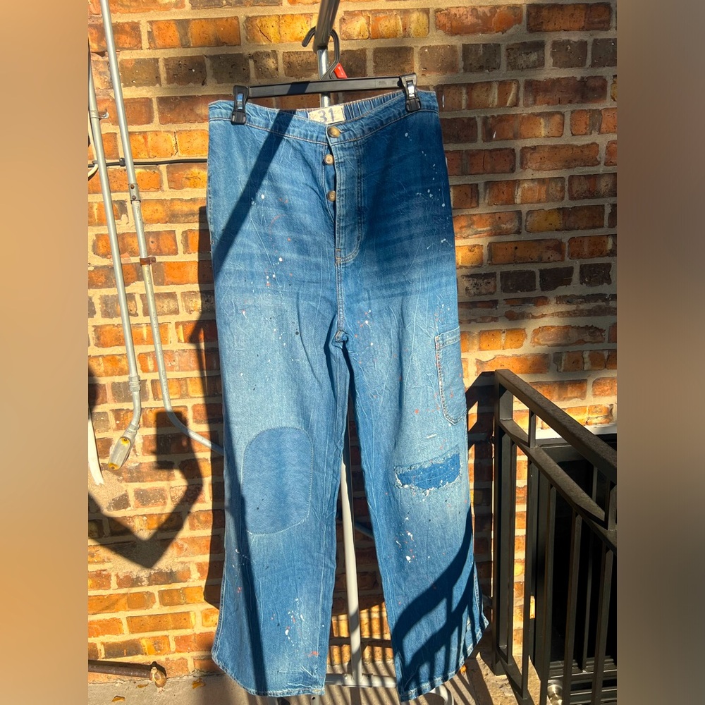 Free people paint splattered straight legged jeans size 31
